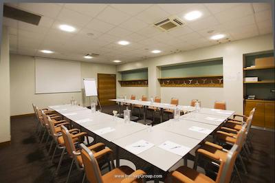 هالیدی این اکسپرس میلان مالپنسا ایرپورت