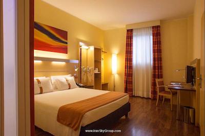 هالیدی این اکسپرس میلان مالپنسا ایرپورت