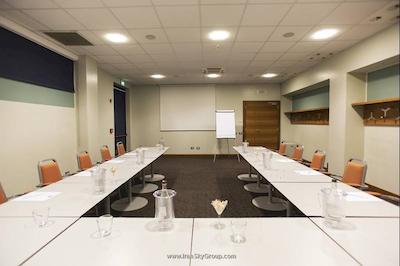 هالیدی این اکسپرس میلان مالپنسا ایرپورت