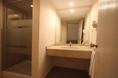 بودرام انورا هاليدي ويليج