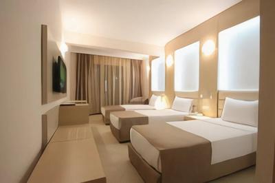 بودرام انورا هاليدي ويليج