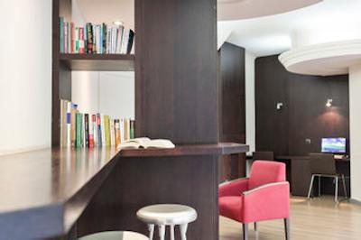 اکتا آنتیبس