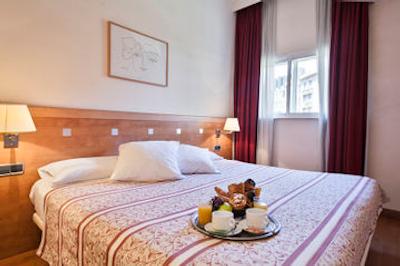 اکتا آنتیبس