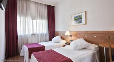 اکتا آنتیبس