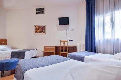 اکتا آنتیبس