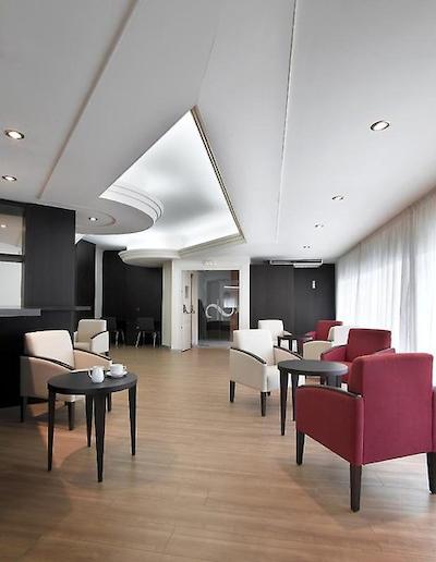 اکتا آنتیبس