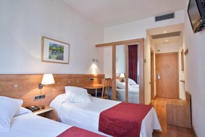 اکتا آنتیبس