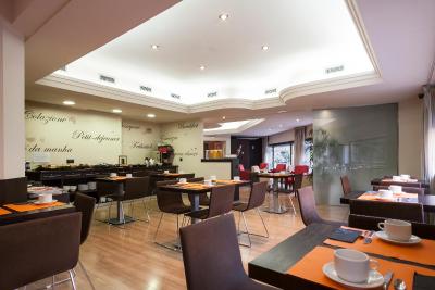 اکتا آنتیبس