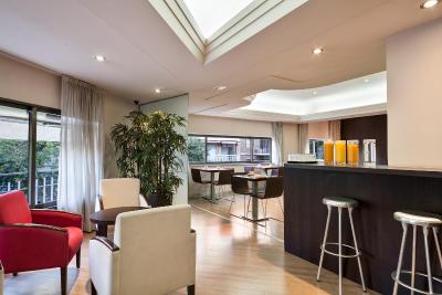 اکتا آنتیبس