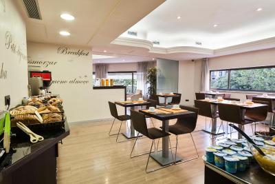 اکتا آنتیبس