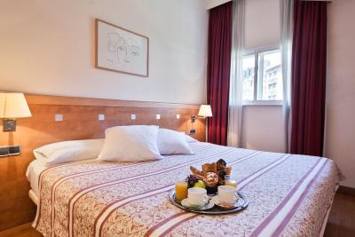 اکتا آنتیبس