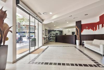 اکتا آنتیبس