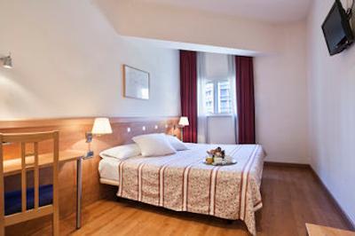 اکتا آنتیبس