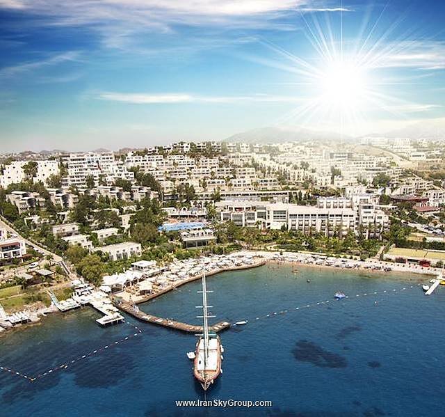 گاددس اف بودرام آسيس هتل