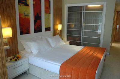 گاددس اف بودرام آسيس هتل