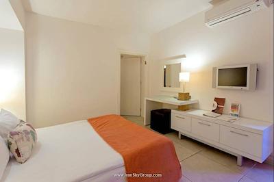 گاددس اف بودرام آسيس هتل