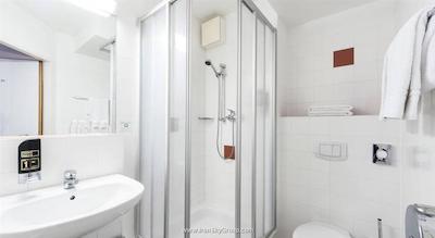 آزیموت وین دلتا هتل