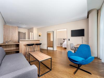 نه مونچن یونترهچینگ