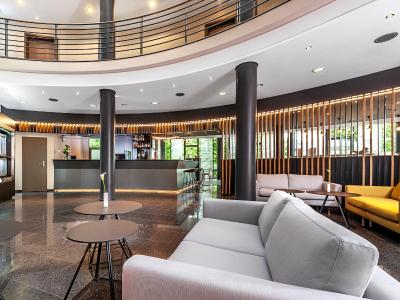 نه مونچن یونترهچینگ