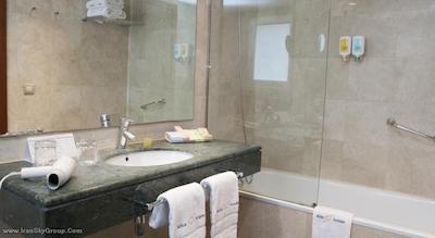 آبا بالمورال