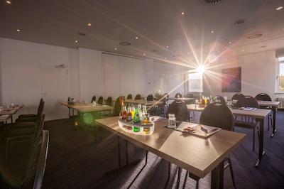 فورا هتل هانوفر‌