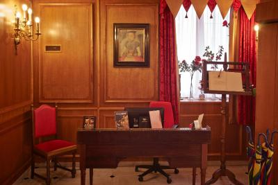 گراند هتل دشامپین