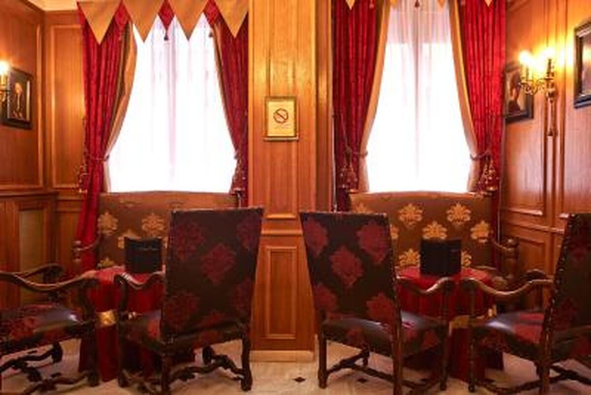 گراند هتل دشامپین