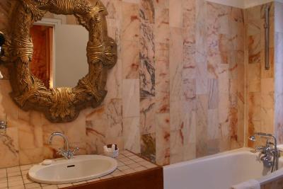 گراند هتل دشامپین