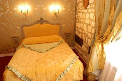 گراند هتل دشامپین