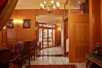 گراند هتل دشامپین