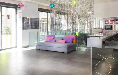 لیریک هتل پاریس