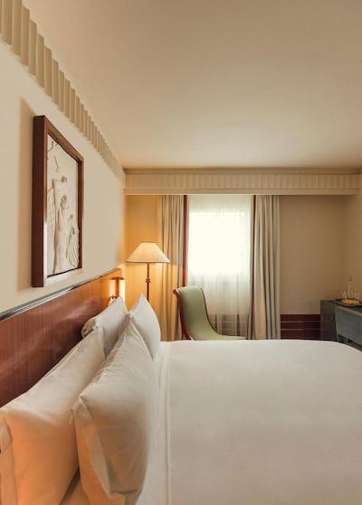 هالیدی این سنت گرمین دثا پرس