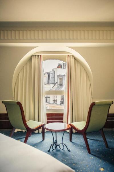 هالیدی این سنت گرمین دثا پرس