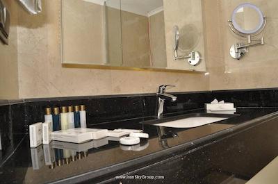 تری پیرل هتل