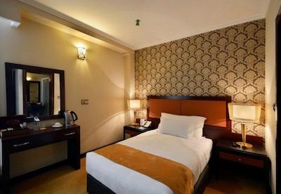 هتل اسپیناس