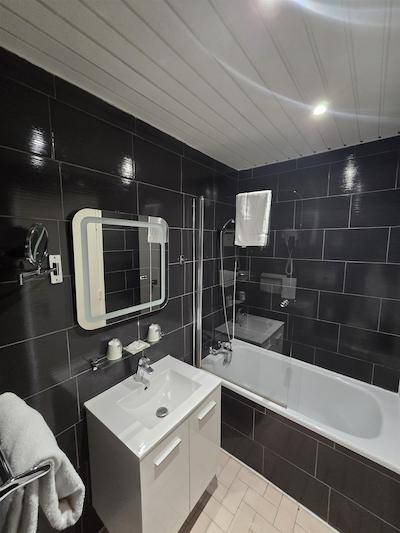 هیپتل پاریس بلگرند