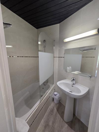 هیپتل پاریس بلگرند