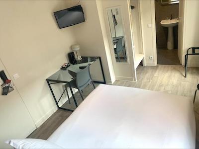 هیپتل پاریس بلگرند