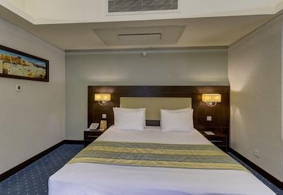 هتل پارسیان اوین تهران