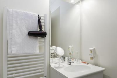 ادگیو عکس کلمرت