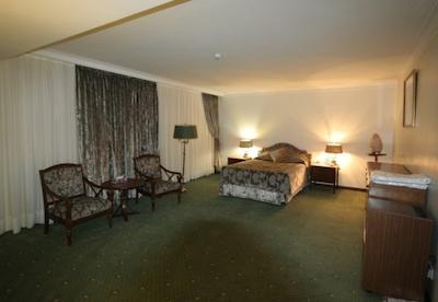 هتل اینترنشنال لاله