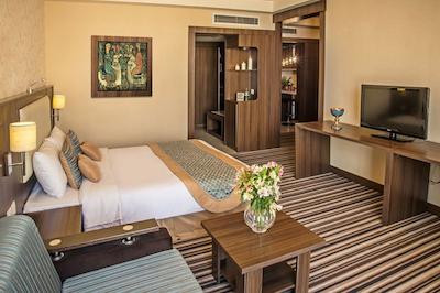 هتل پارسیان انقلاب تهران