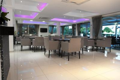 فریخس سویتس هتل اپرتمنتس