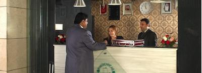 فونیشیا هتل