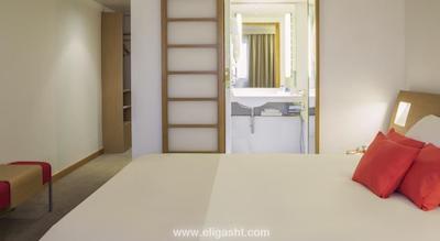 نوتل پاریس پورت دیتلی