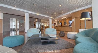 نوتل پاریس پورت دیتلی