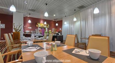 نوتل پاریس پورت دیتلی