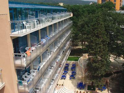 هالیدی پارک هتل