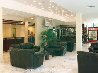 هالیدی پارک هتل