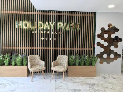 هالیدی پارک هتل